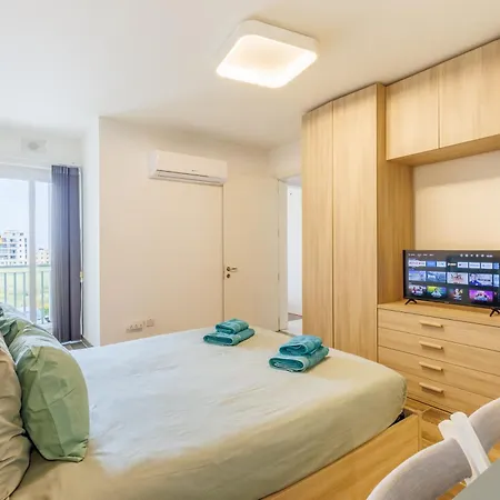 Modern Family 2br With Large Terrace By The Sea By Quicktrips